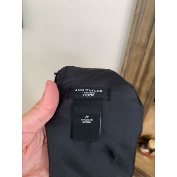 Ann Taylor Sleeveless Sheath Dress - Picture 4 of 7